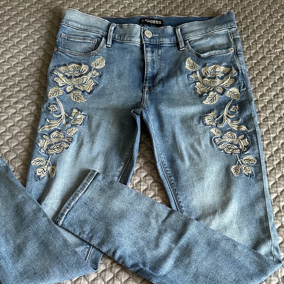 Express Women's Light Blue Floral Jeans - Picture 1 of 5